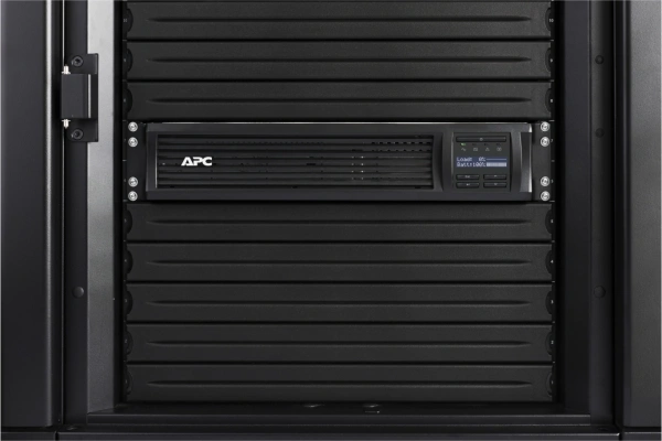 Источник бесперебойного питания APC Smart-UPS SMT1500RMI2UC 1000Вт 1500ВА черный