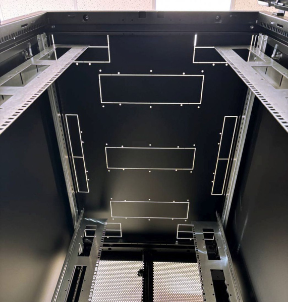 Шкаф серверный ЦМО (ШТК-М-42.6.10-44АА-9005) напольный 42U 600x1000мм пер.дв.перфор. задн.дв.перфор. 2 бок.пан. 550кг черный 855мм 121кг 180град. 2030мм сталь