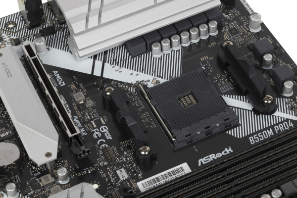 Материнская плата Asrock B550M PRO4 Soc-AM4 AMD B550 4xDDR4 mATX AC`97 8ch(7.1) GbLAN RAID+VGA+HDMI+DP